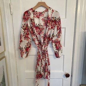 Floral long sleeve thin cotton rob with tie size S